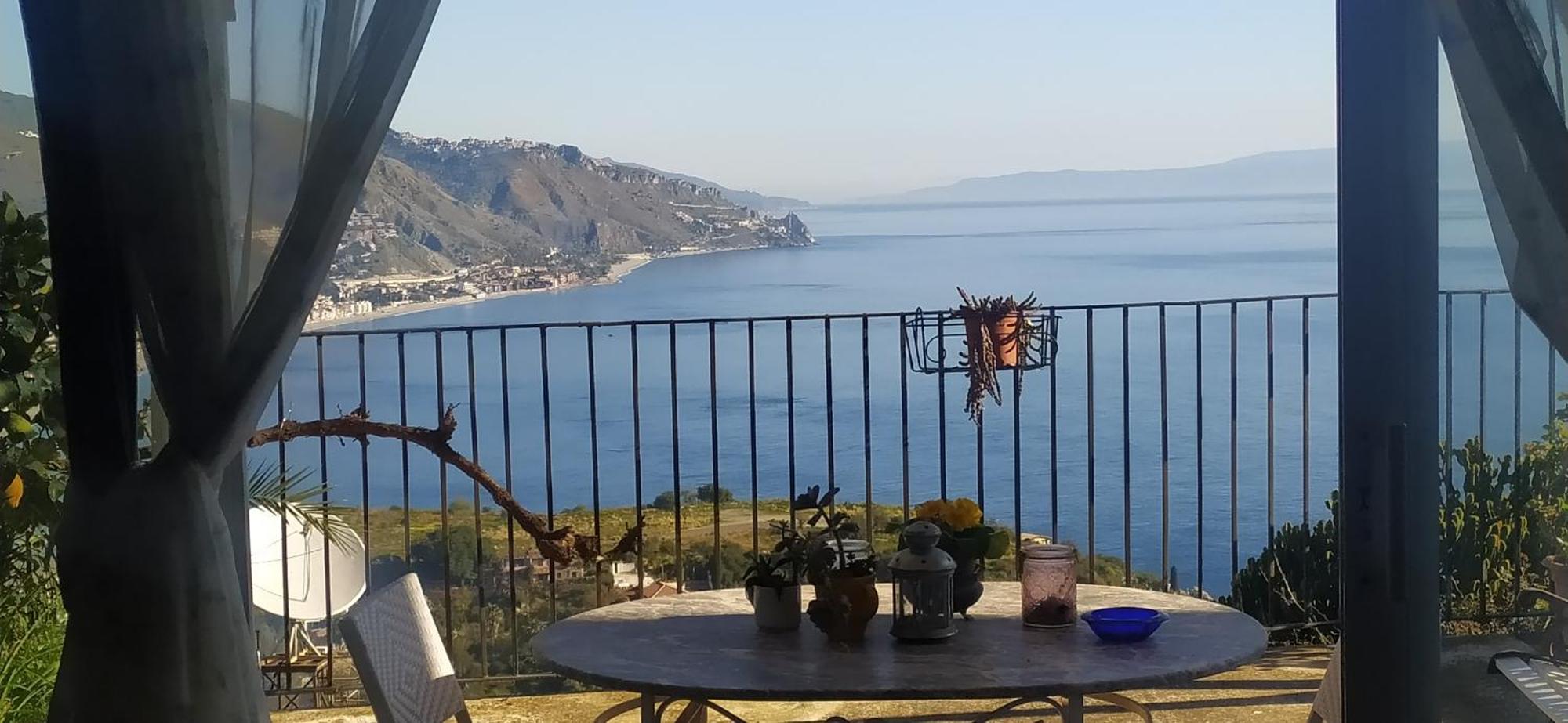 Blue Sky House Bed and Breakfast Ταορμίνα Δωμάτιο φωτογραφία